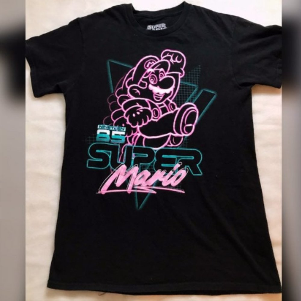 Super Mario Graphic Shirt(S)